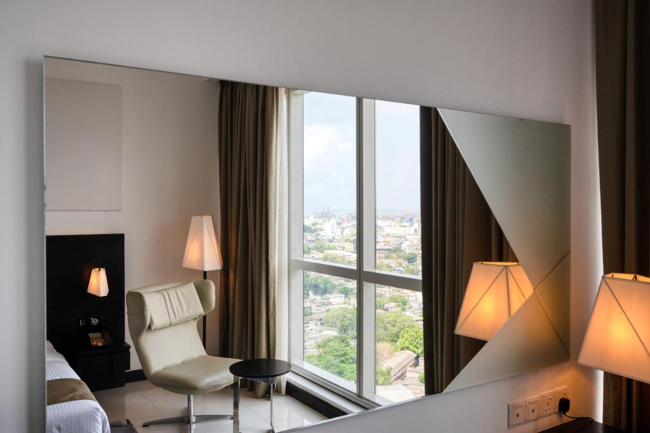 Orion City Hotel Colombo Exterior photo