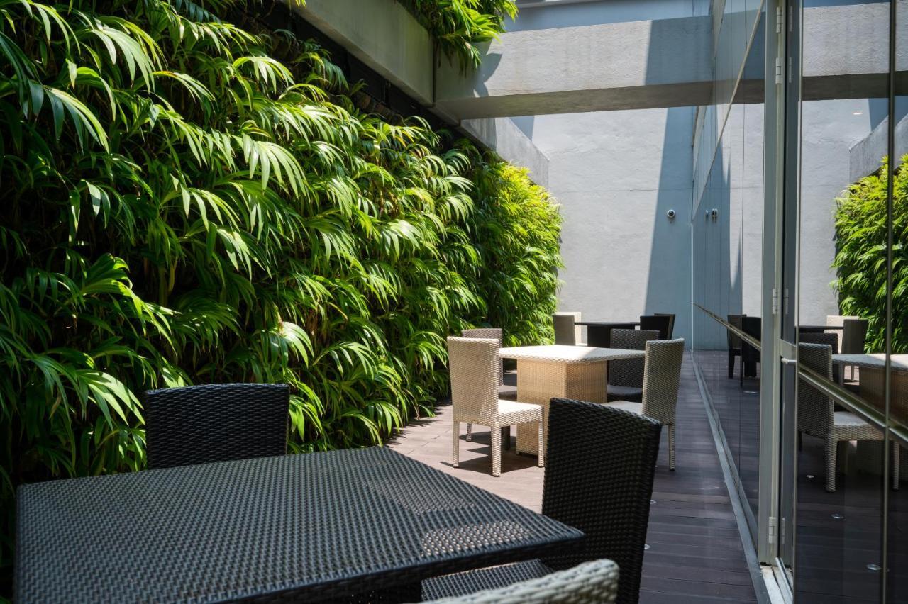 Orion City Hotel Colombo Exterior photo