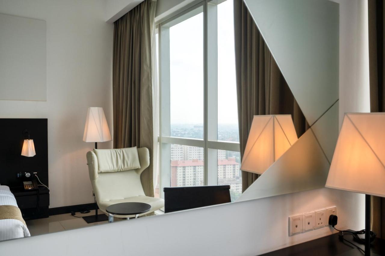 Orion City Hotel Colombo Exterior photo