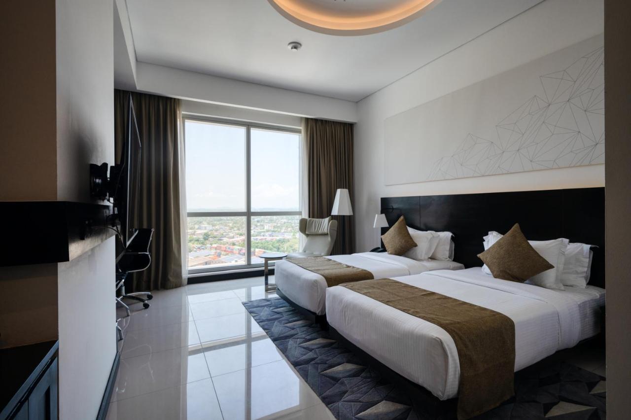 Orion City Hotel Colombo Exterior photo